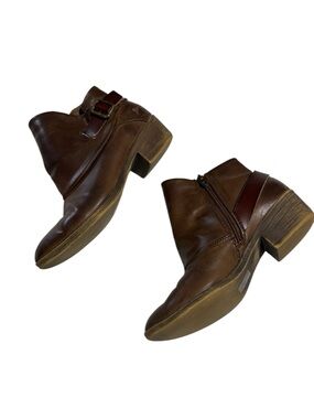 Blowfish Malibu Brown Ankle Boots Size 7 Buckle Strap Side Zip Low Heel